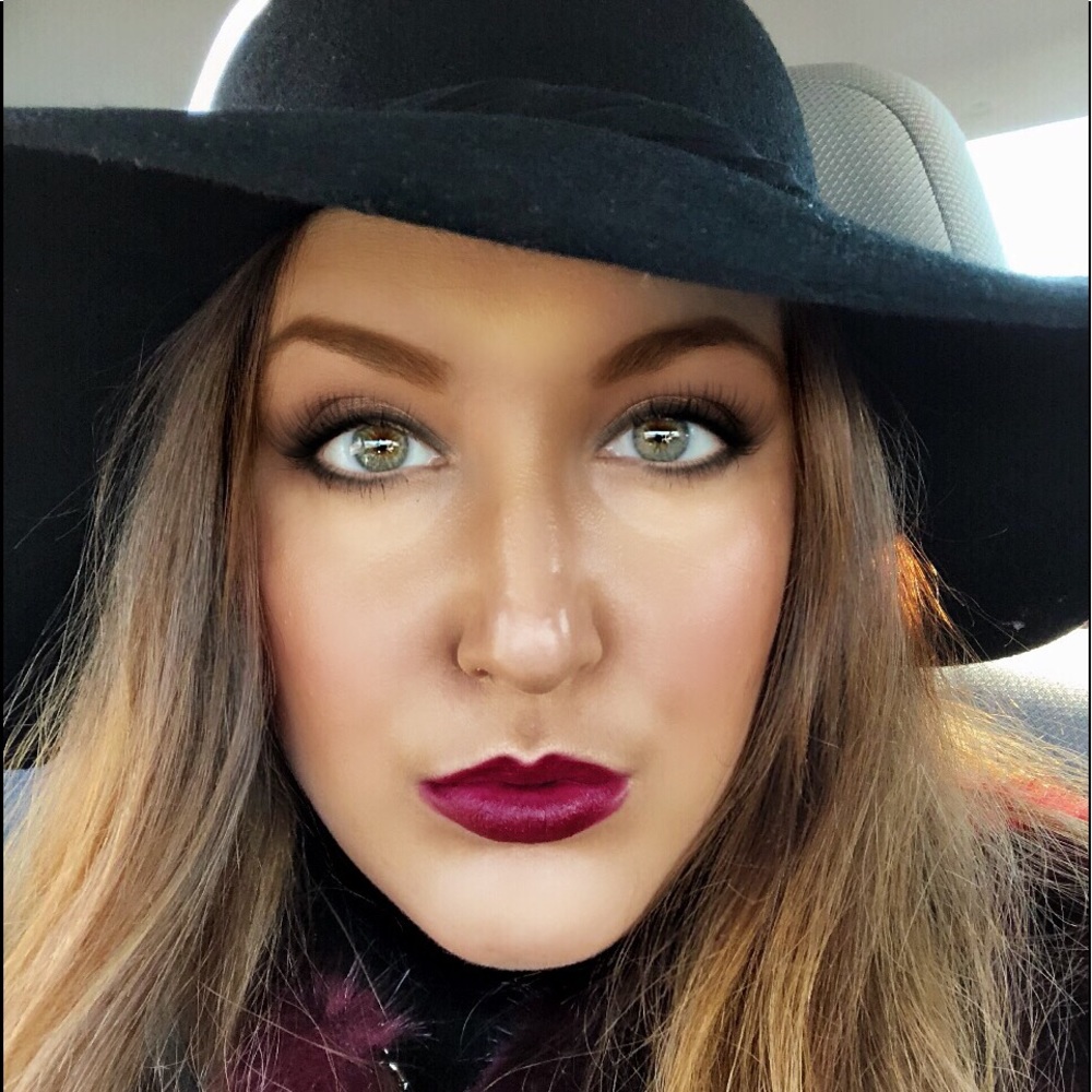 Meet your Posher, Lauren